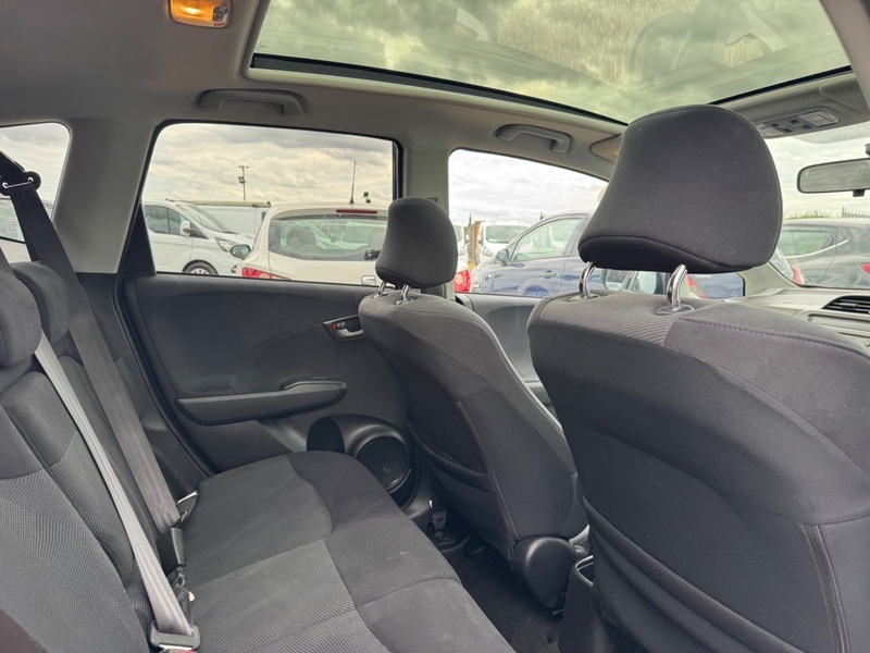 Honda Jazz 1.3 I-vtec Es 98 Bhp Red #17