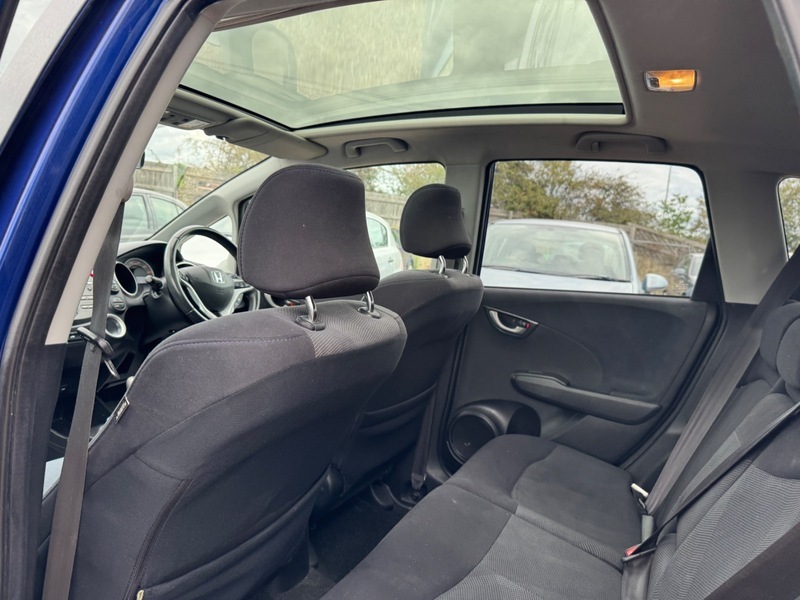 Honda Jazz 1.3 I-vtec Es 98 Bhp Red #23