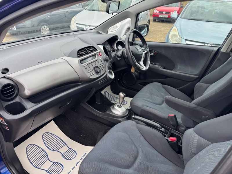 Honda Jazz 1.3 I-vtec Es 98 Bhp Red #18