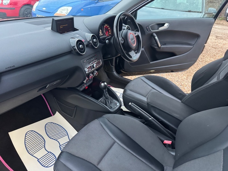 Audi A1 1.4 Tfsi Sport Euro 5 Ss Black #20