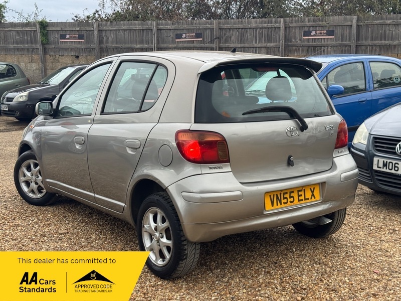 Toyota Yaris Vvti Colour Collection Silver #4