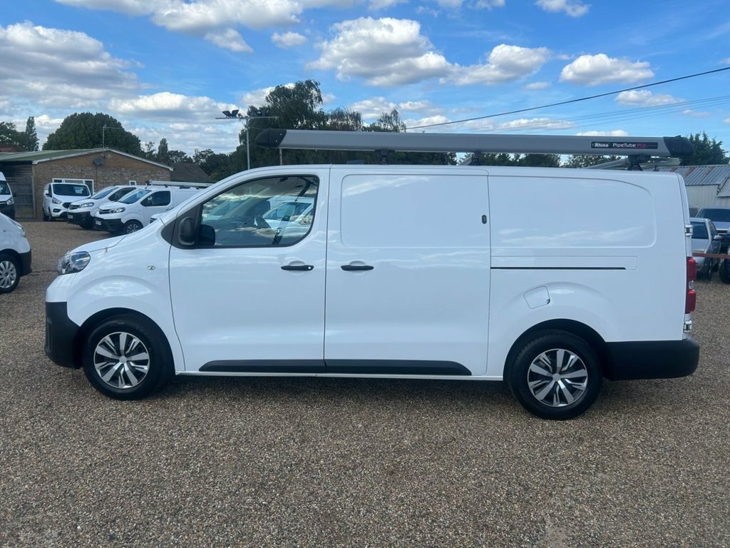 Toyota PROACE 2.0D Active Long Panel Van White #25
