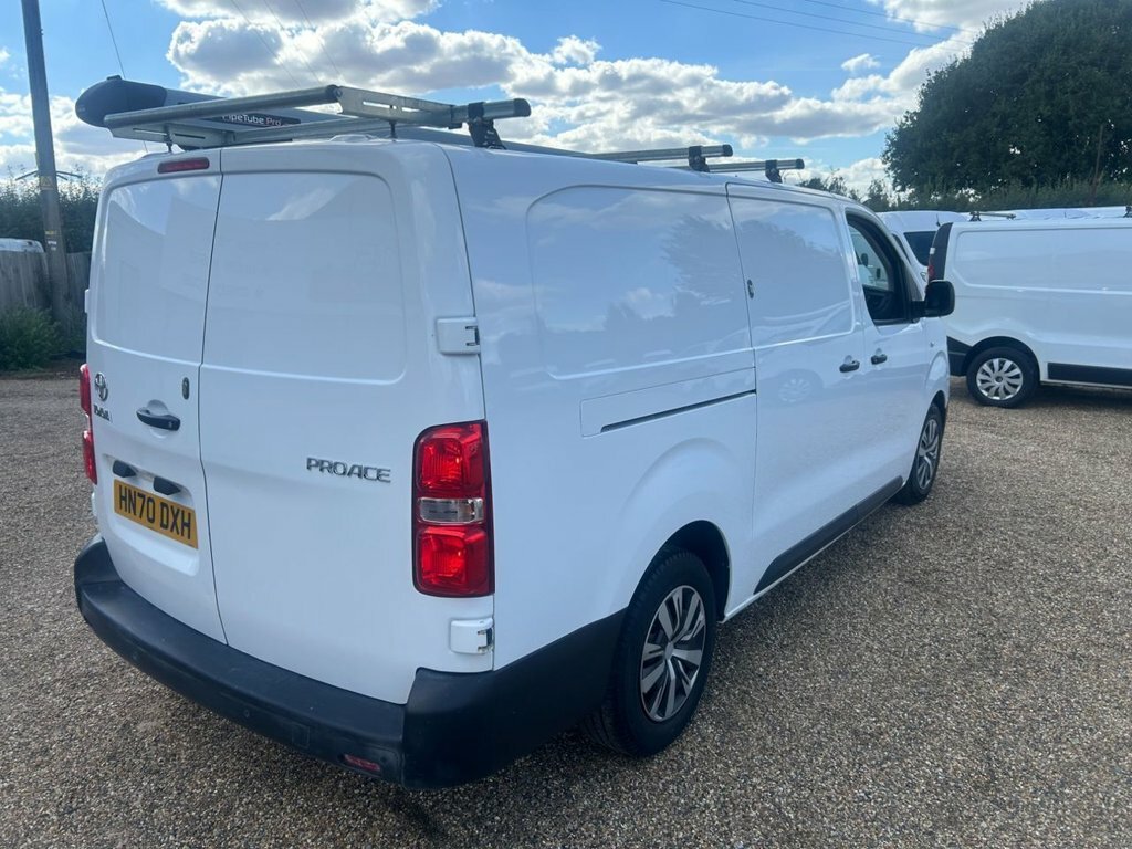 Toyota PROACE 2.0D Active Long Panel Van White #18