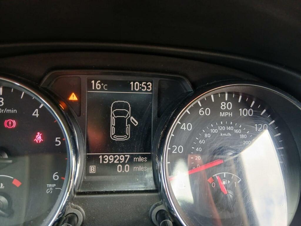 Nissan Qashqai 1.5 Acenta Dci 105 Bhp Black #13