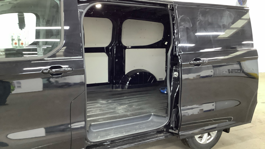 Ford Transit Custom 320 65Kwh Limited Panel Van L1 H WV75TXC Black #4