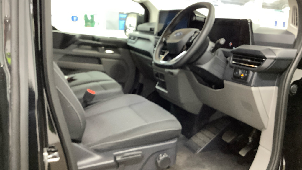 Ford Transit Custom 320 65Kwh Limited Panel Van L1 H WV75TXC Black #2