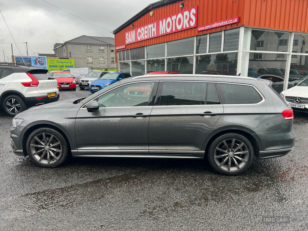 Volkswagen Passat 2.0 Tdi Scr 190 R-line Grey #4