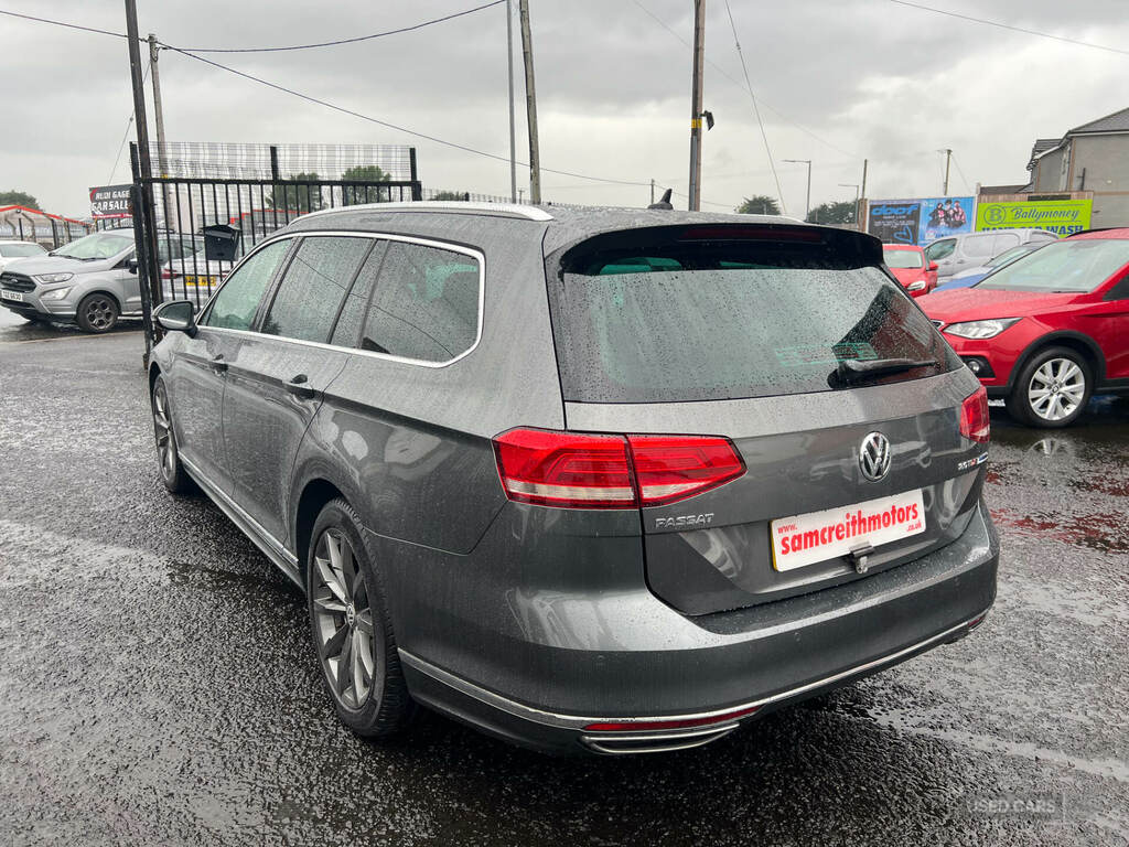 Volkswagen Passat 2.0 Tdi Scr 190 R-line Grey #3