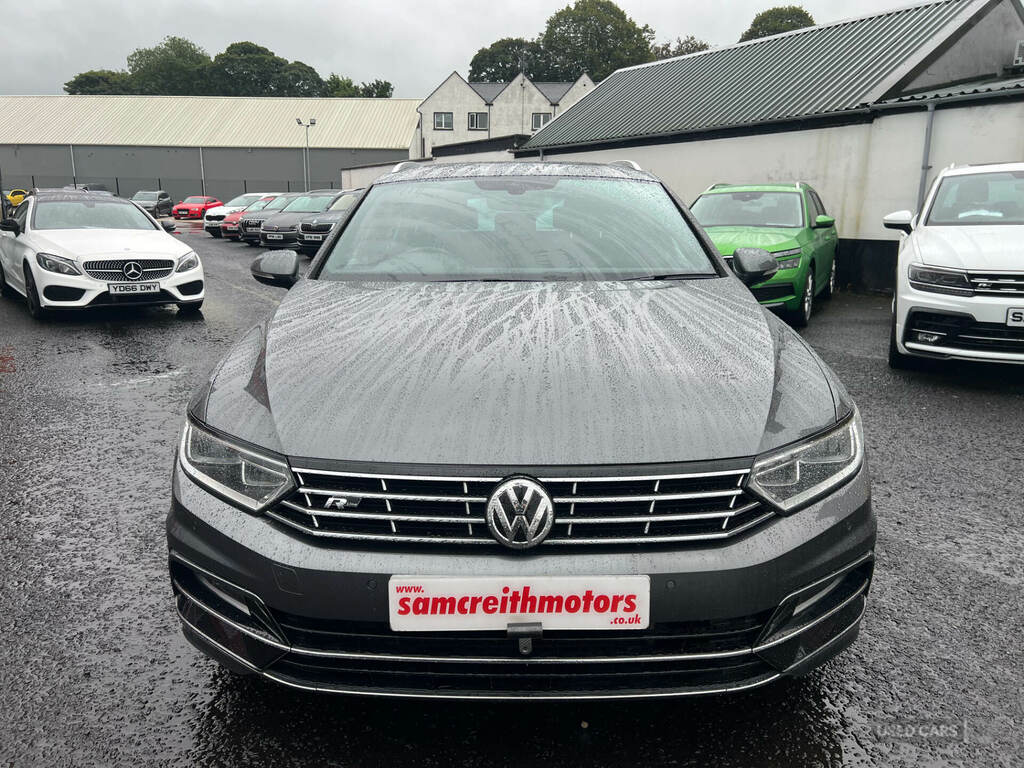 Volkswagen Passat 2.0 Tdi Scr 190 R-line Grey #2
