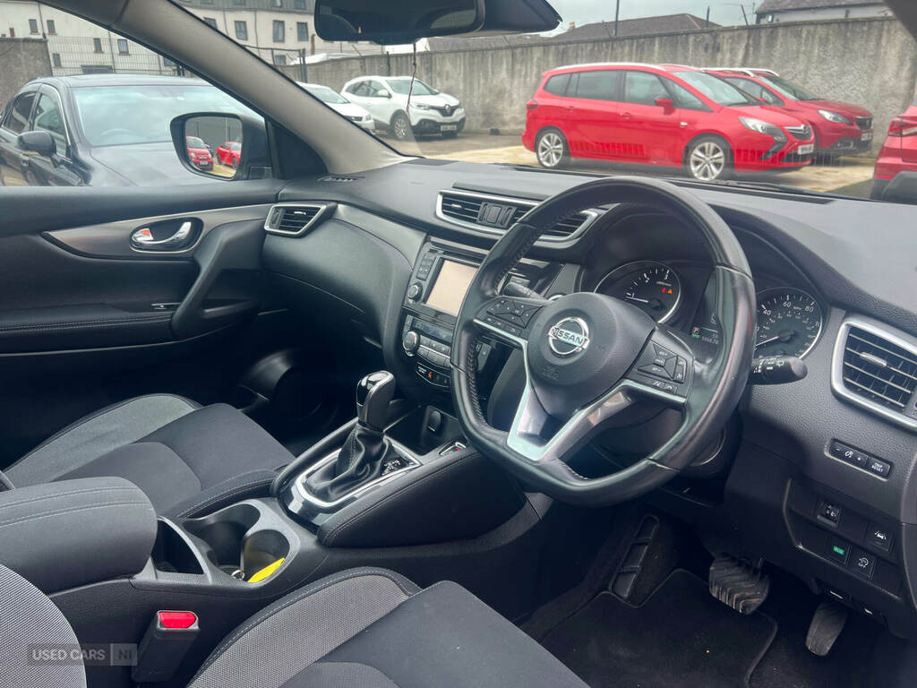 Nissan Qashqai Hatchback White #8