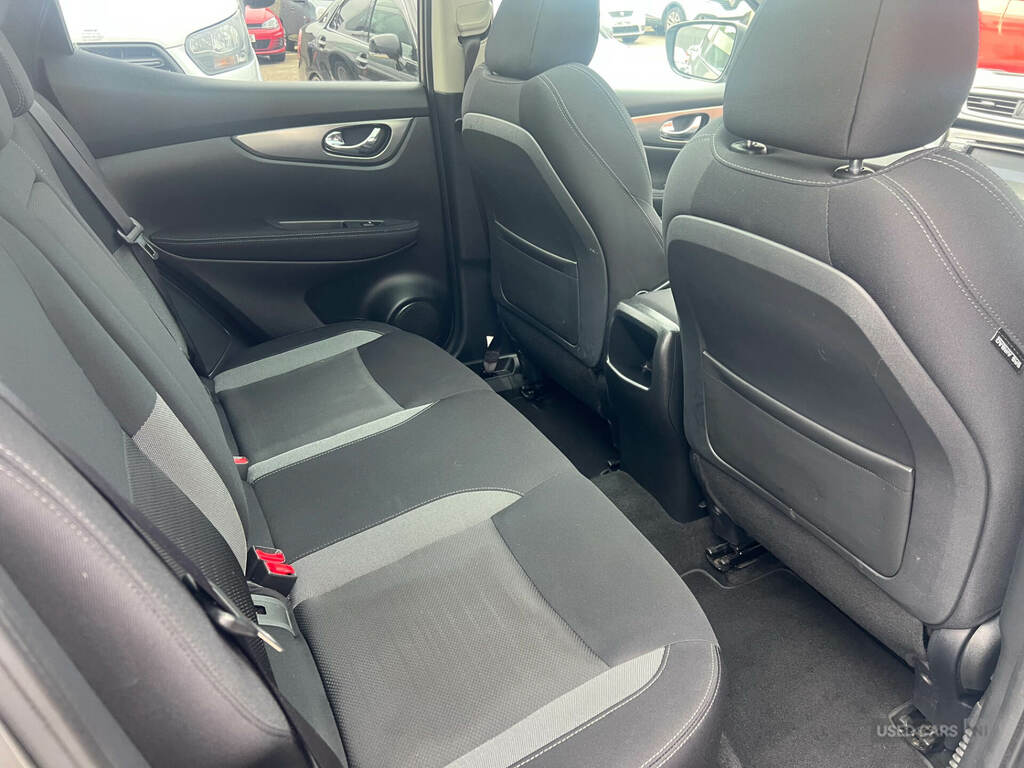 Nissan Qashqai Hatchback White #9