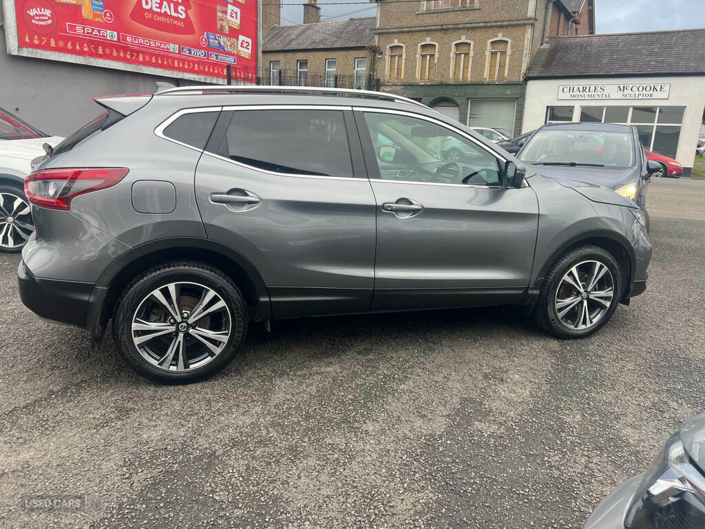 Nissan Qashqai Hatchback White #7