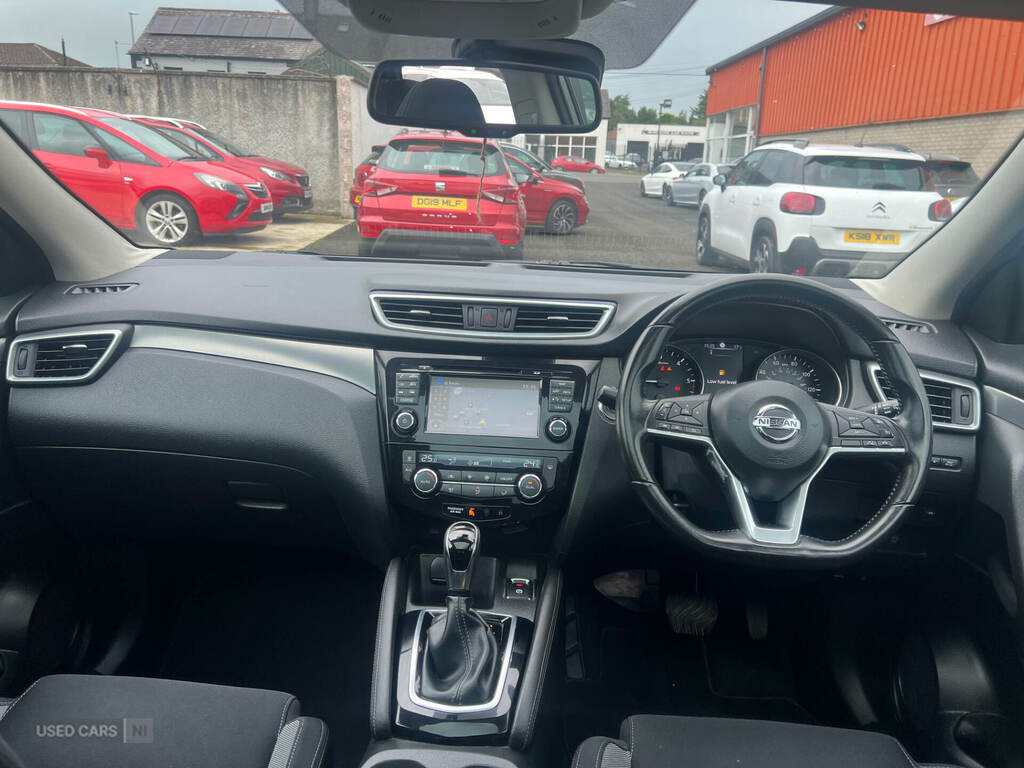 Nissan Qashqai Hatchback White #10