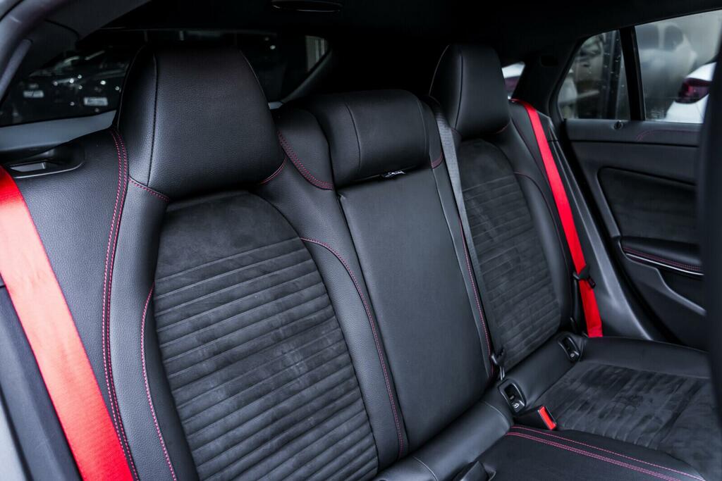 Mercedes-Benz CLA Class Cla 220 D Amg Line Red #15