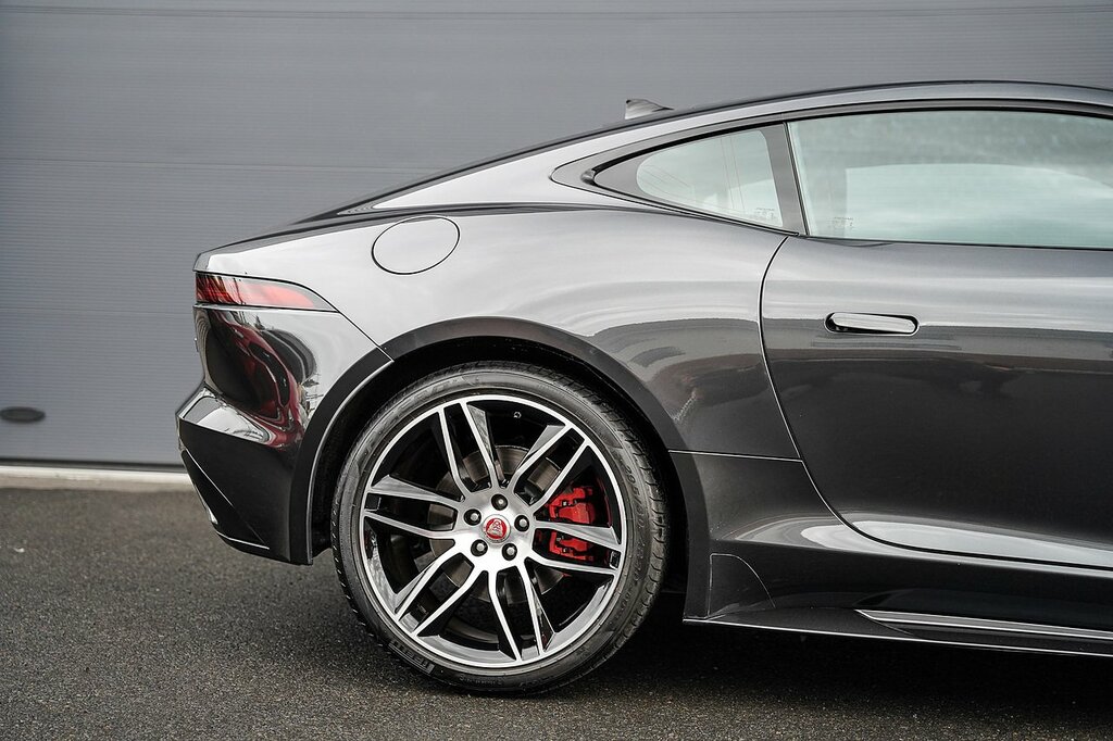 Jaguar F-Type 2L Chequered Flag Red #8