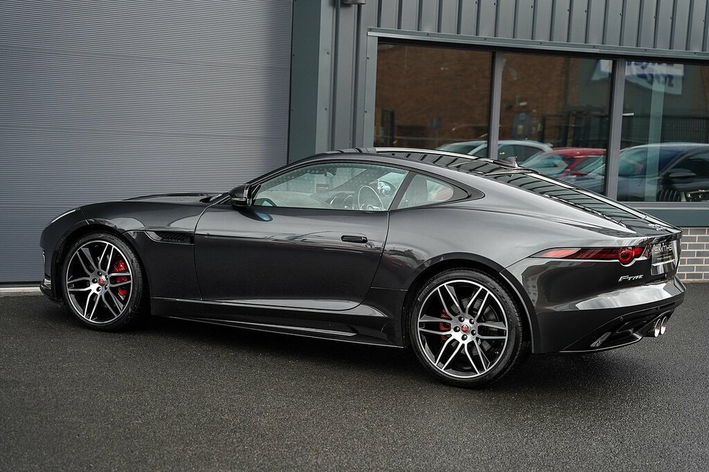 Jaguar F-Type 2L Chequered Flag Red #16