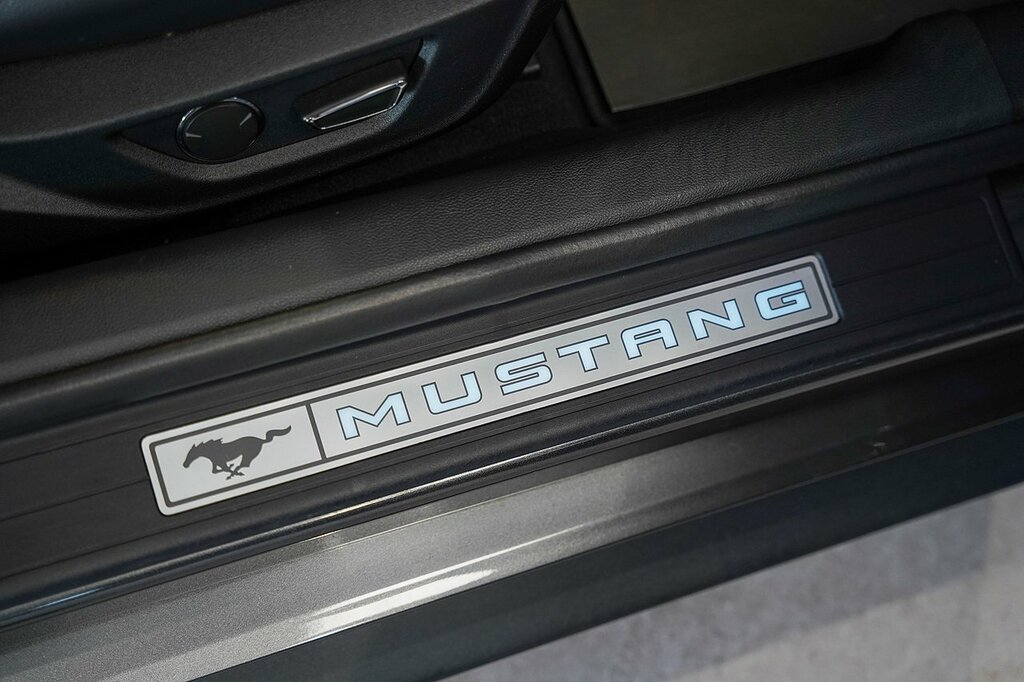 Ford Mustang 2.3 Ecoboost Custom Pack 2 Quad Tail Pipe Red #22