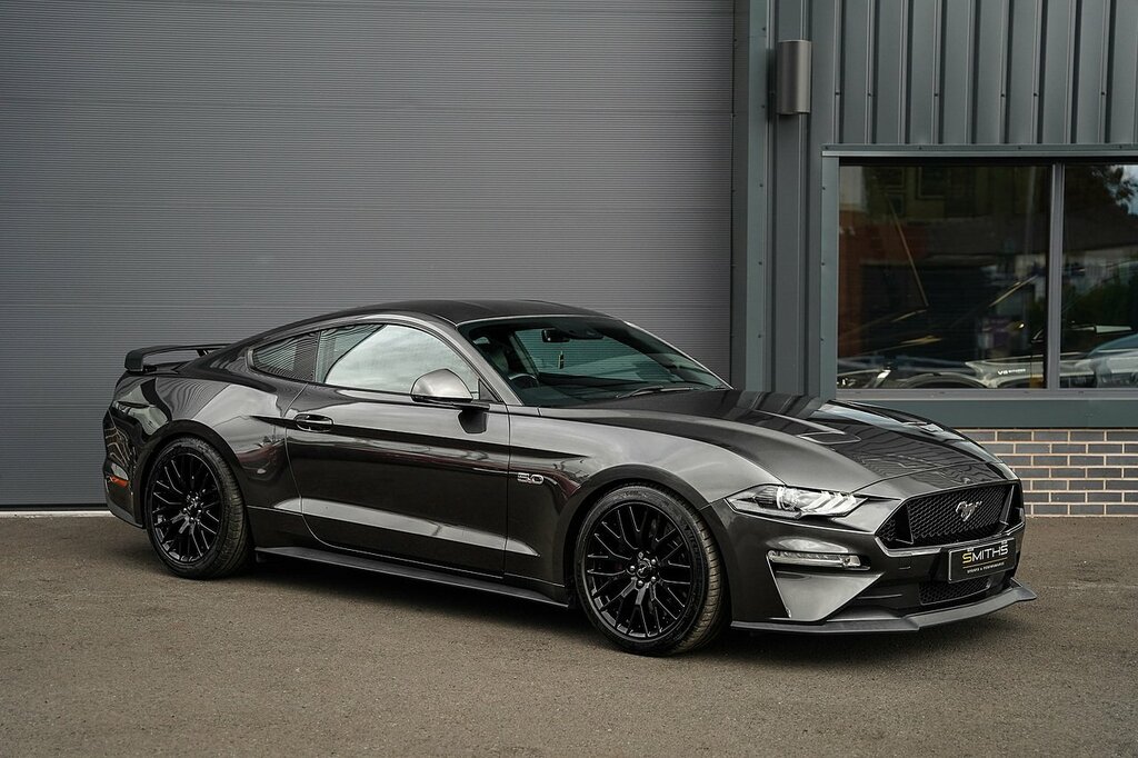 Ford Mustang V8 Gt Grey