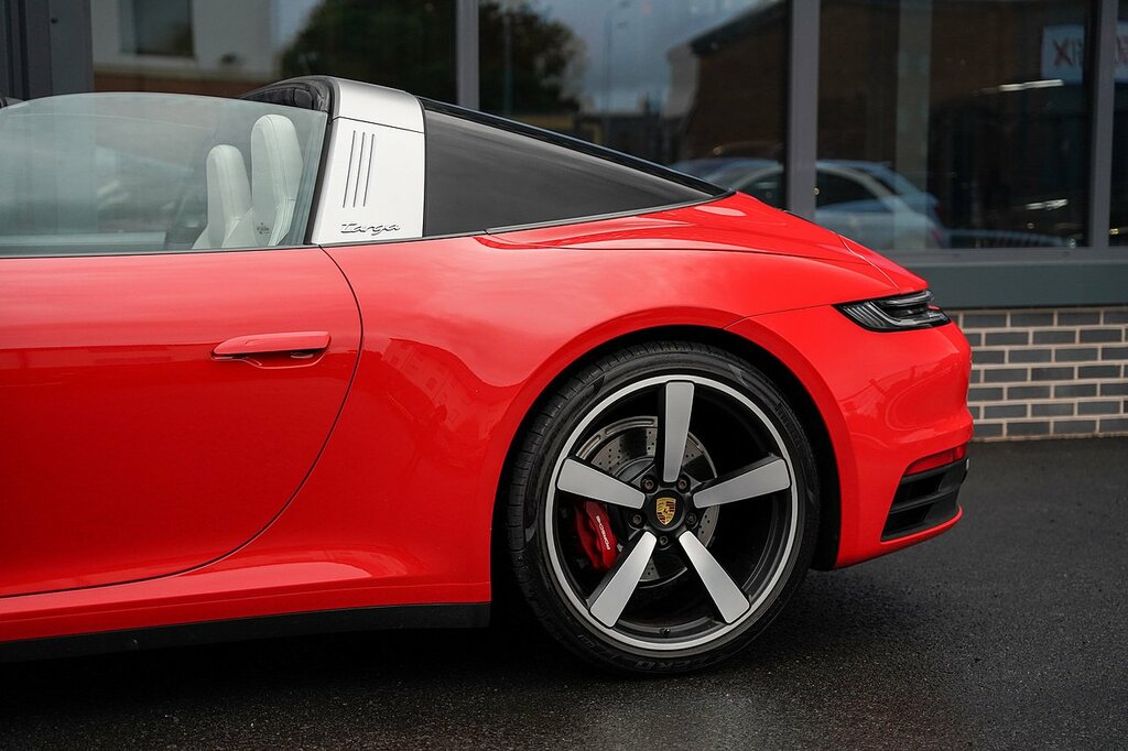 Porsche 911 Targa 4 Gts Grey #11