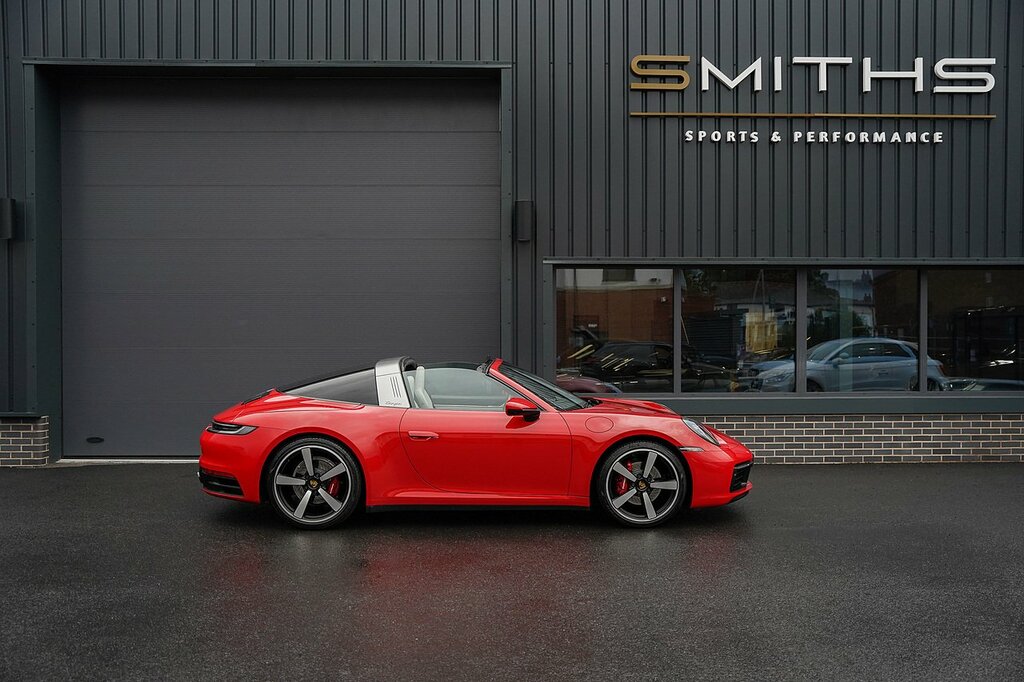 Porsche 911 Targa 4 Gts Grey #42