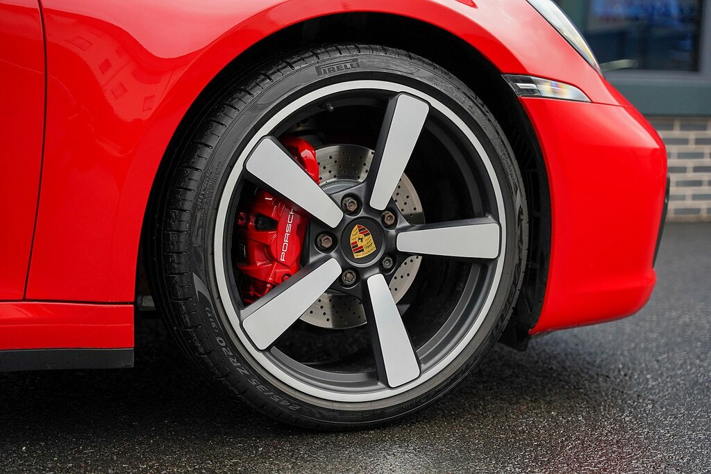 Porsche 911 Targa 4 Gts Grey #12