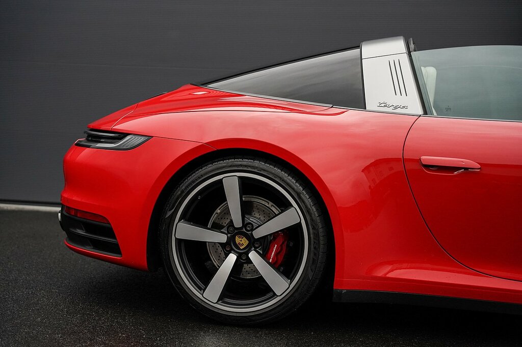 Porsche 911 Targa 4 Gts Grey #8