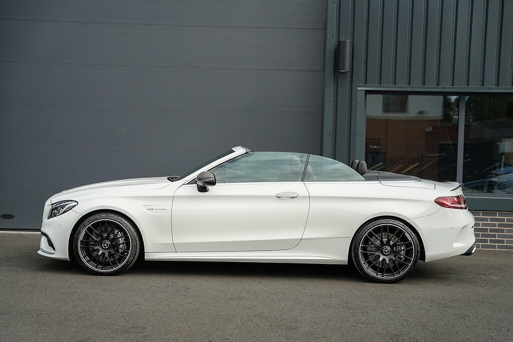 Mercedes-Benz C Class C63 V8 Biturbo Amg White
