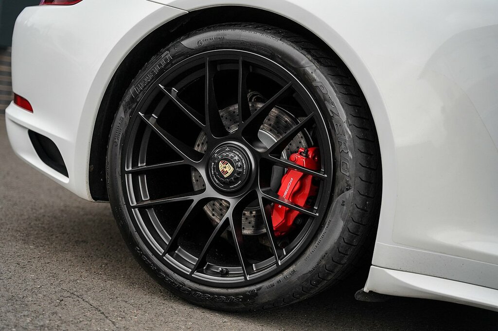 Porsche 911 Carrera Gts S-a 2017 Red #12