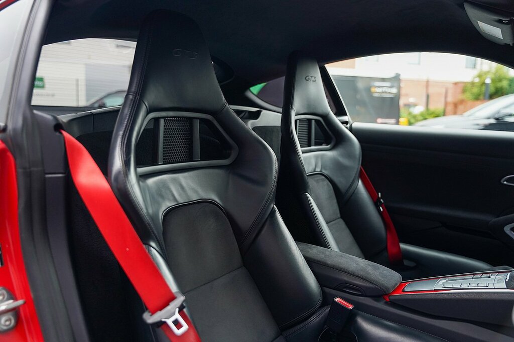 Porsche 718 Cayman Cayman Black #19