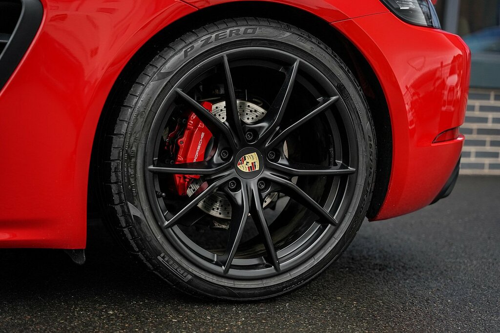 Porsche 718 Cayman Cayman Black #15