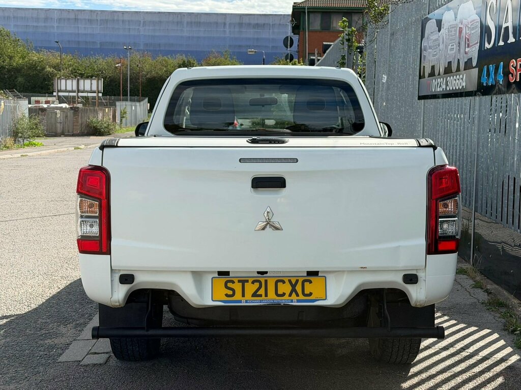 Mitsubishi L200 Double Cab Di-d 150 Barbarian X 4Wd White #8