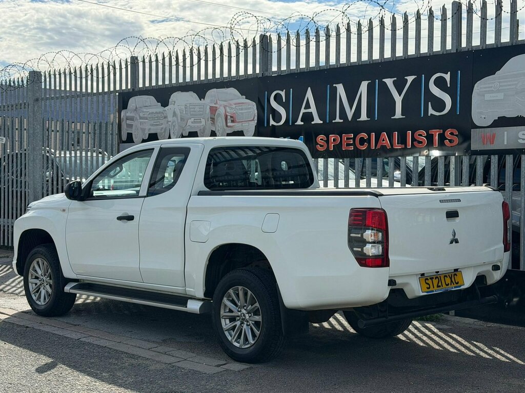 Mitsubishi L200 Double Cab Di-d 150 Barbarian X 4Wd White #18