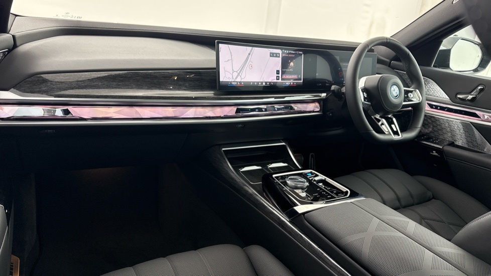 BMW i7 Saloon Blue #13