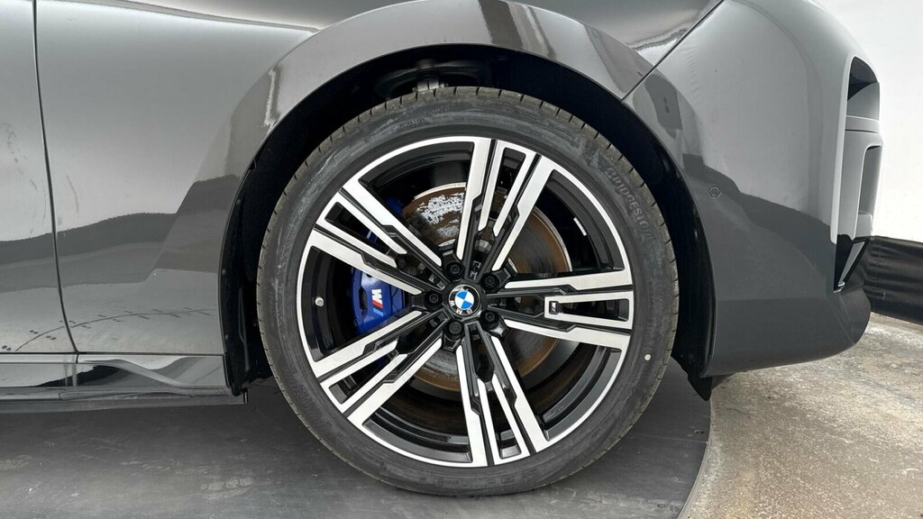 BMW i7 Saloon Blue #27