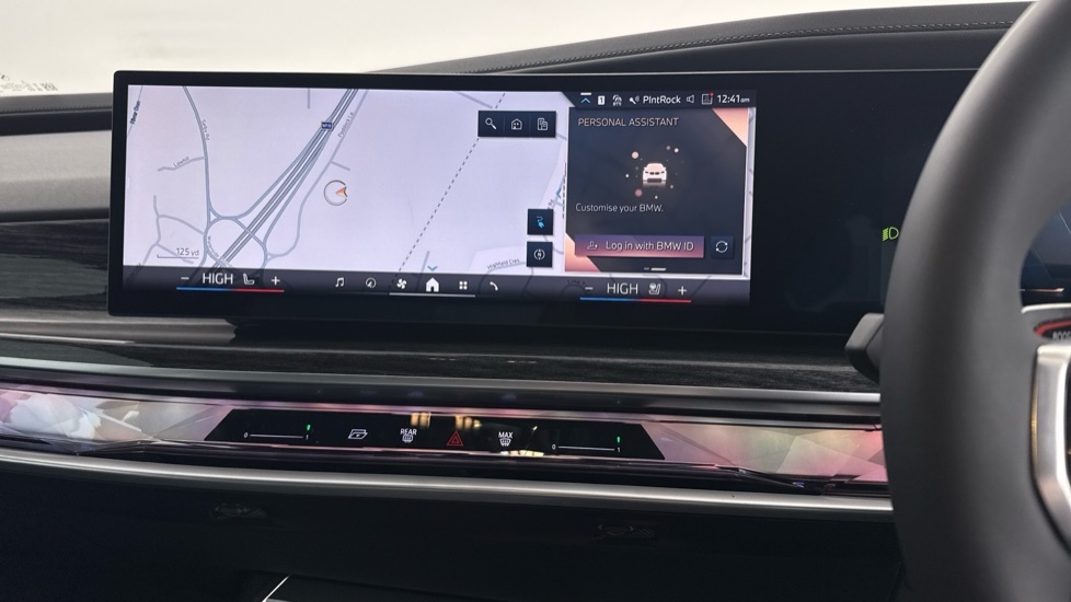 BMW i7 Saloon Blue #16