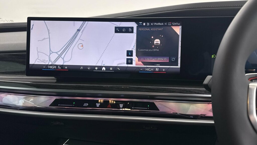 BMW i7 Saloon Blue #15