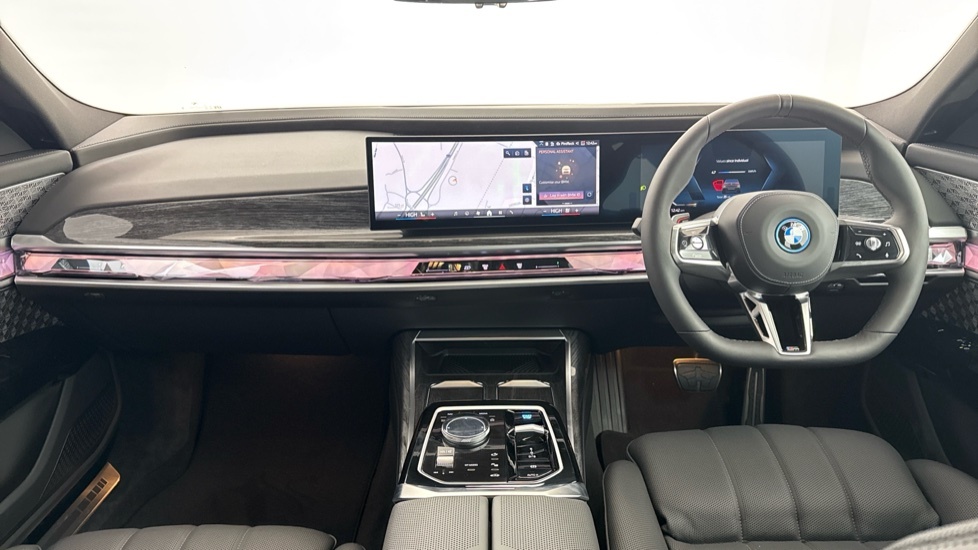 BMW i7 Saloon Blue #7
