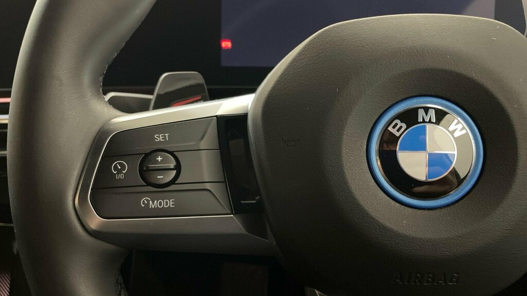 BMW iX2 U10 Edrive20 M Sport White #17
