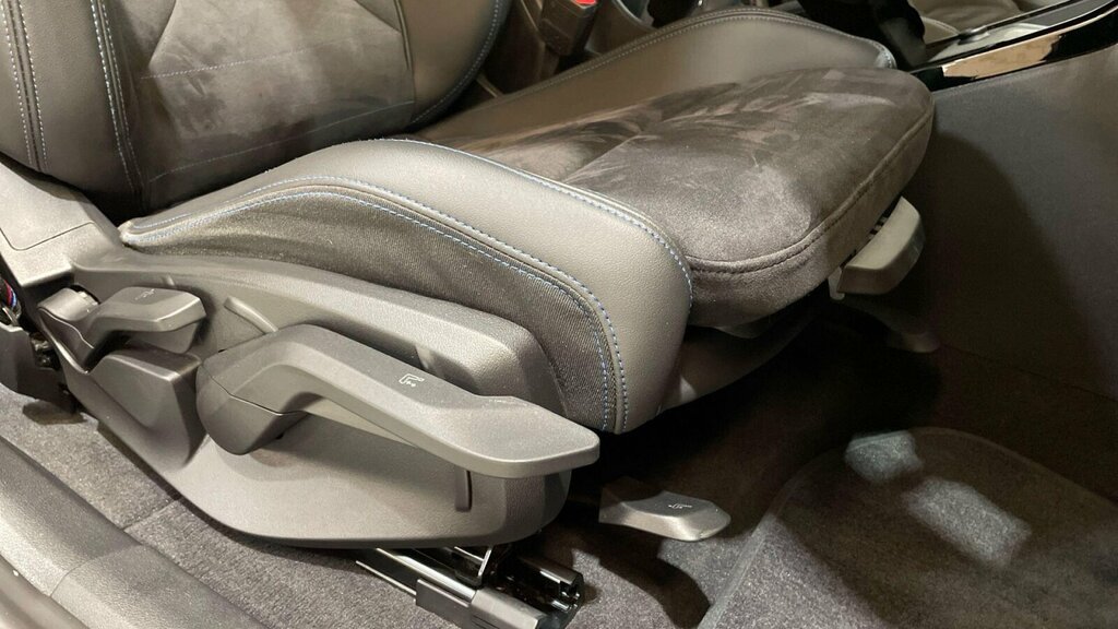 BMW iX2 U10 Edrive20 M Sport White #24