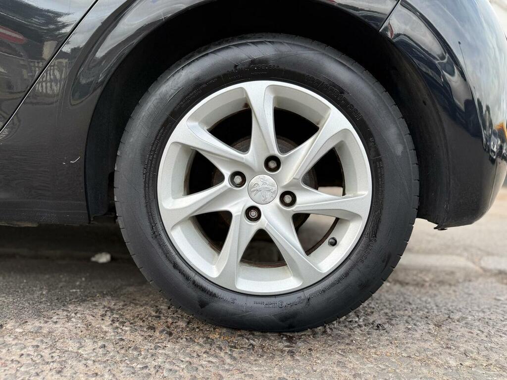 Peugeot 208 208 Active Grey #52