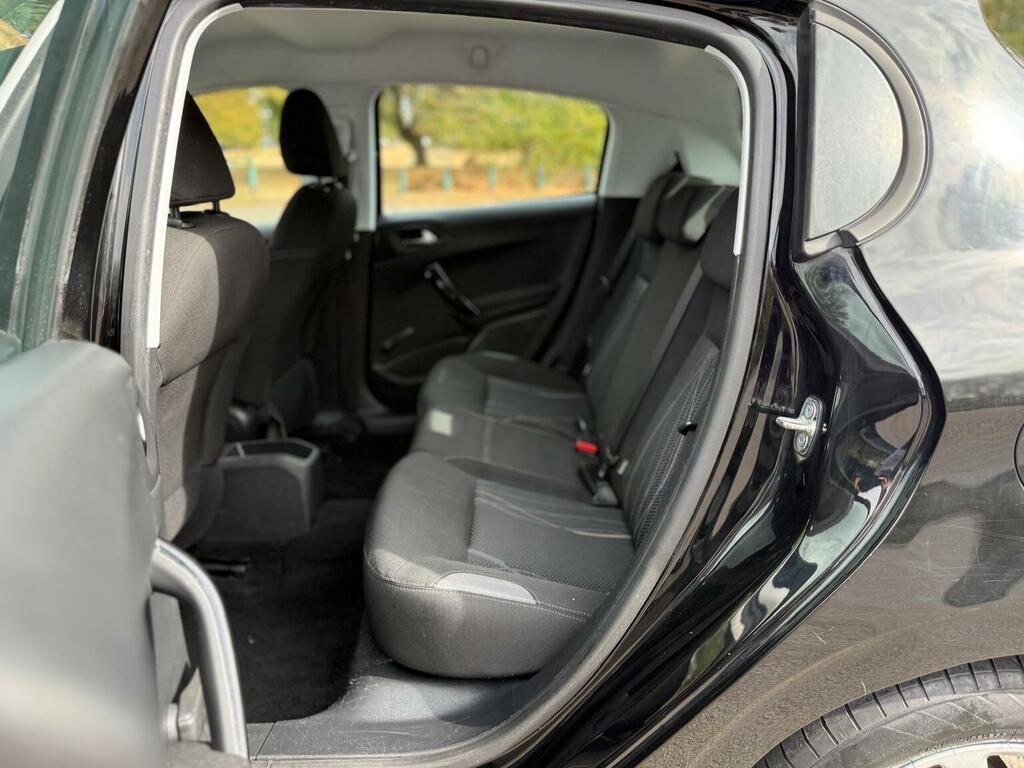 Peugeot 208 208 Active Grey #37
