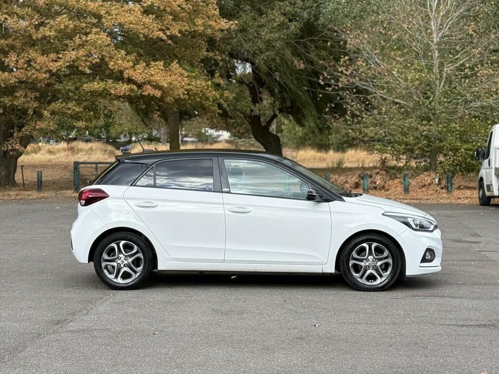 Hyundai I20 1.2 Play Euro 6 Ss White #6