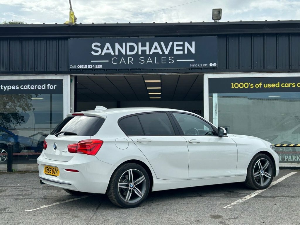 BMW 1 Series 2L Sport White #4