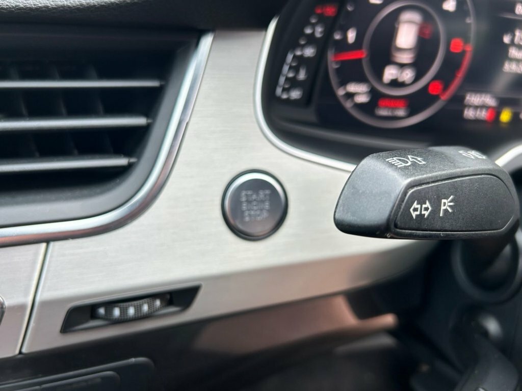 Audi Q7 3.0 Q7 Black Grey #40