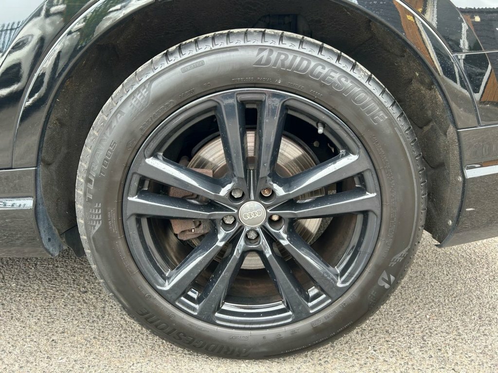 Audi Q7 3.0 Q7 Black Grey #13