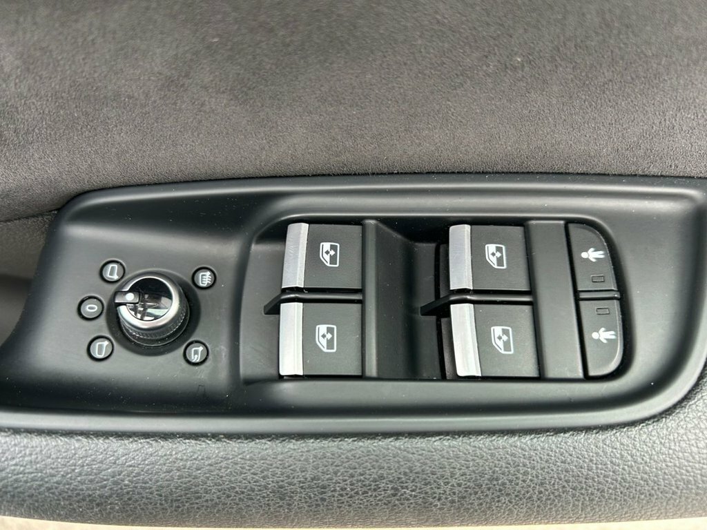Audi Q7 3.0 Q7 Black Grey #25