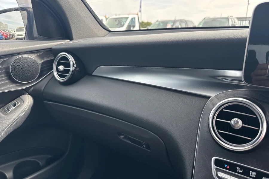Mercedes-Benz GLC Class 2018 18 2.1 #31