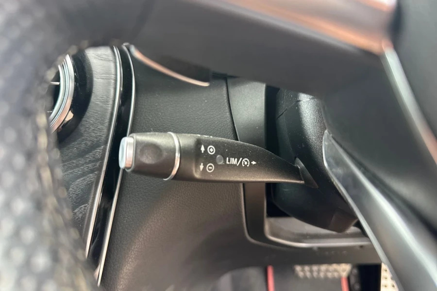Mercedes-Benz GLC Class 2018 18 2.1 #32