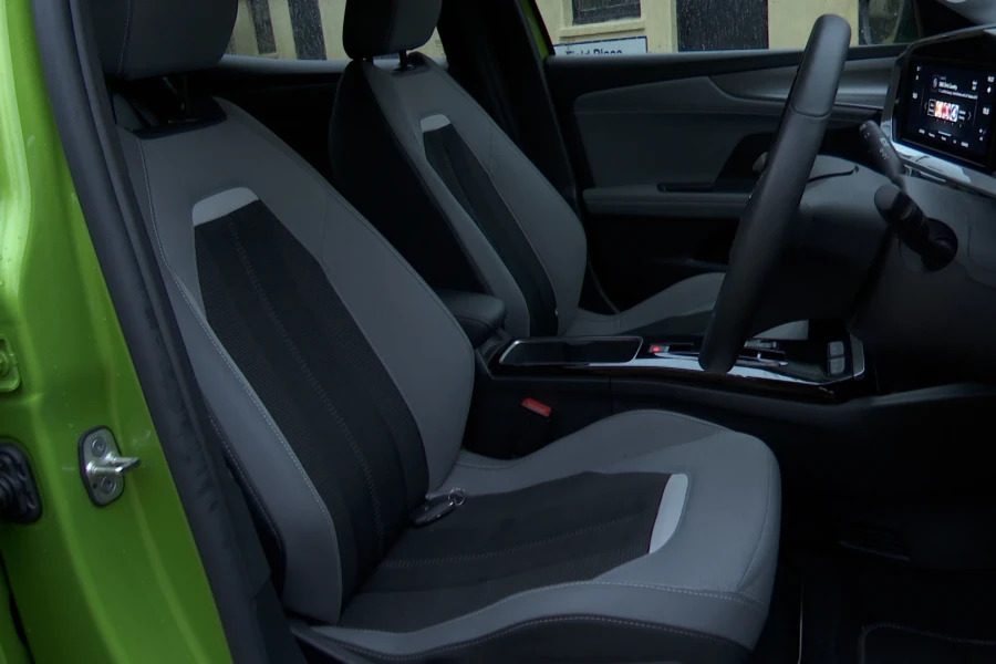 Vauxhall Mokka-e Mokka 100Kw Se Premium 50Kwh Hatchback Grey #4