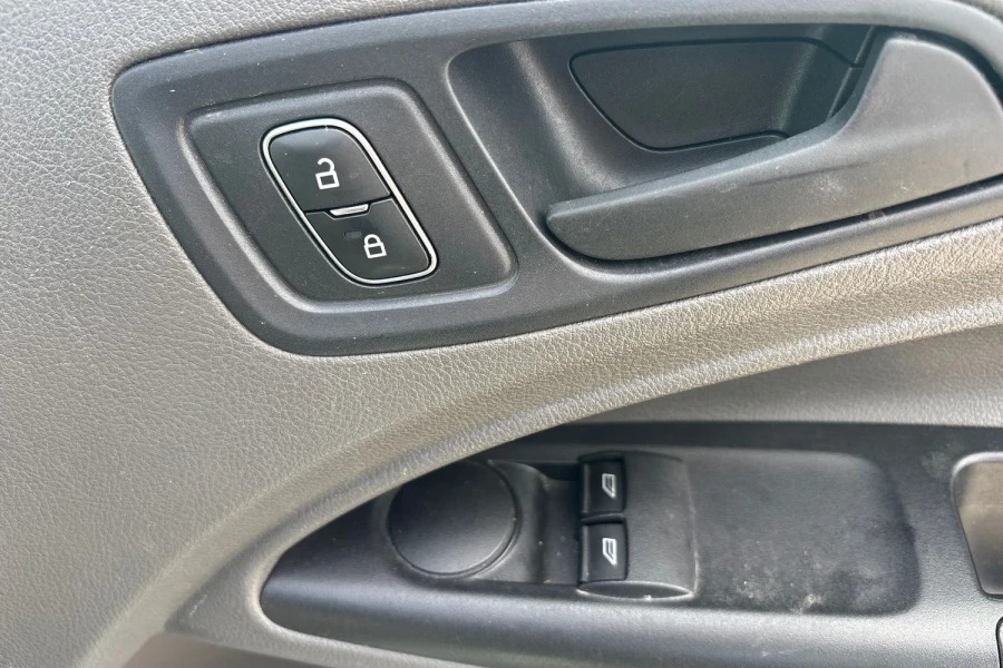Ford Transit Connect Mpv White #8
